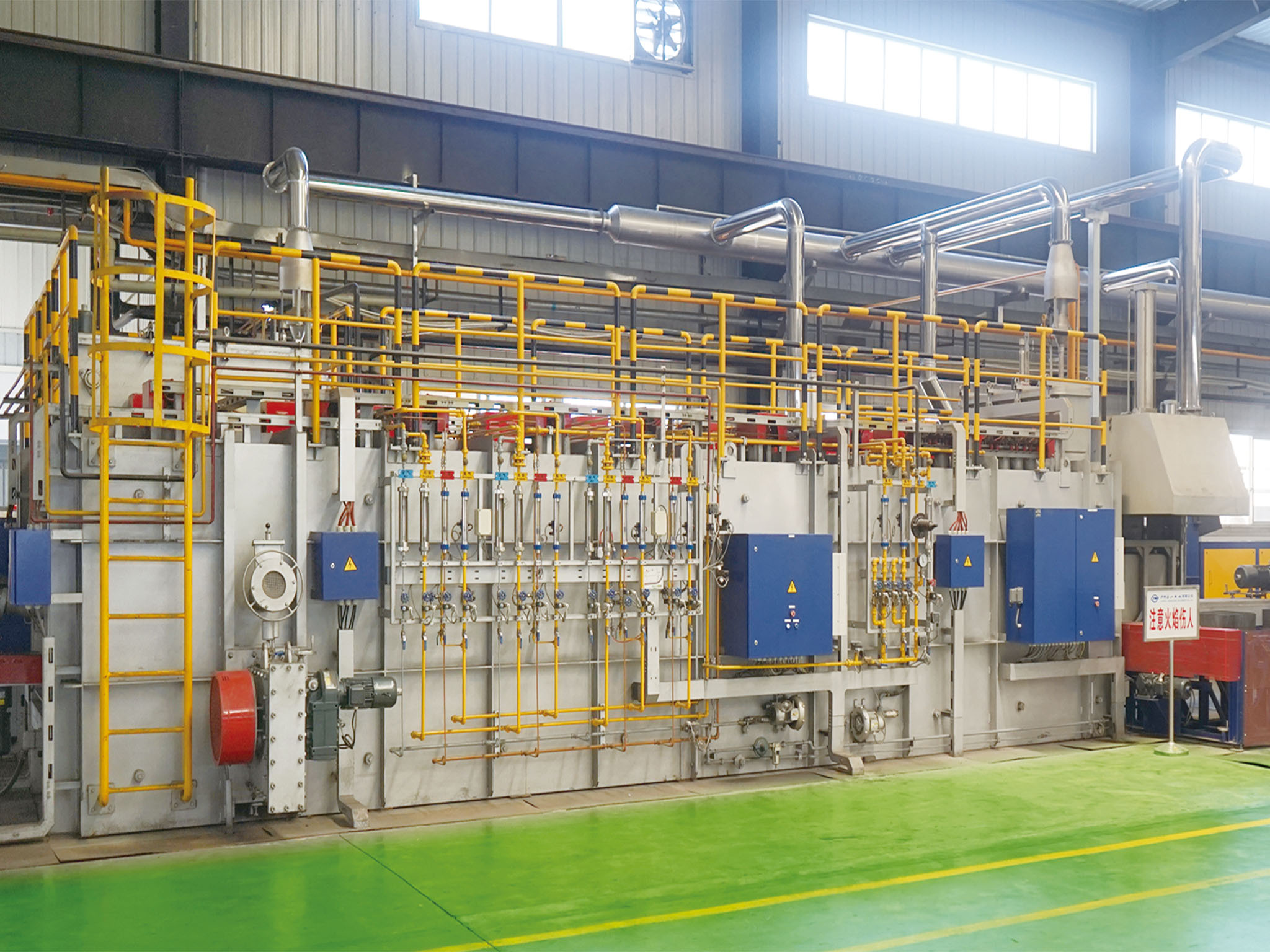 Pushrod continuous carburization high pressure gas-quenching production line